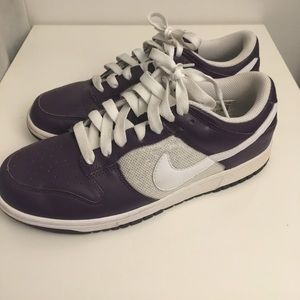 Nike Dunks size 9